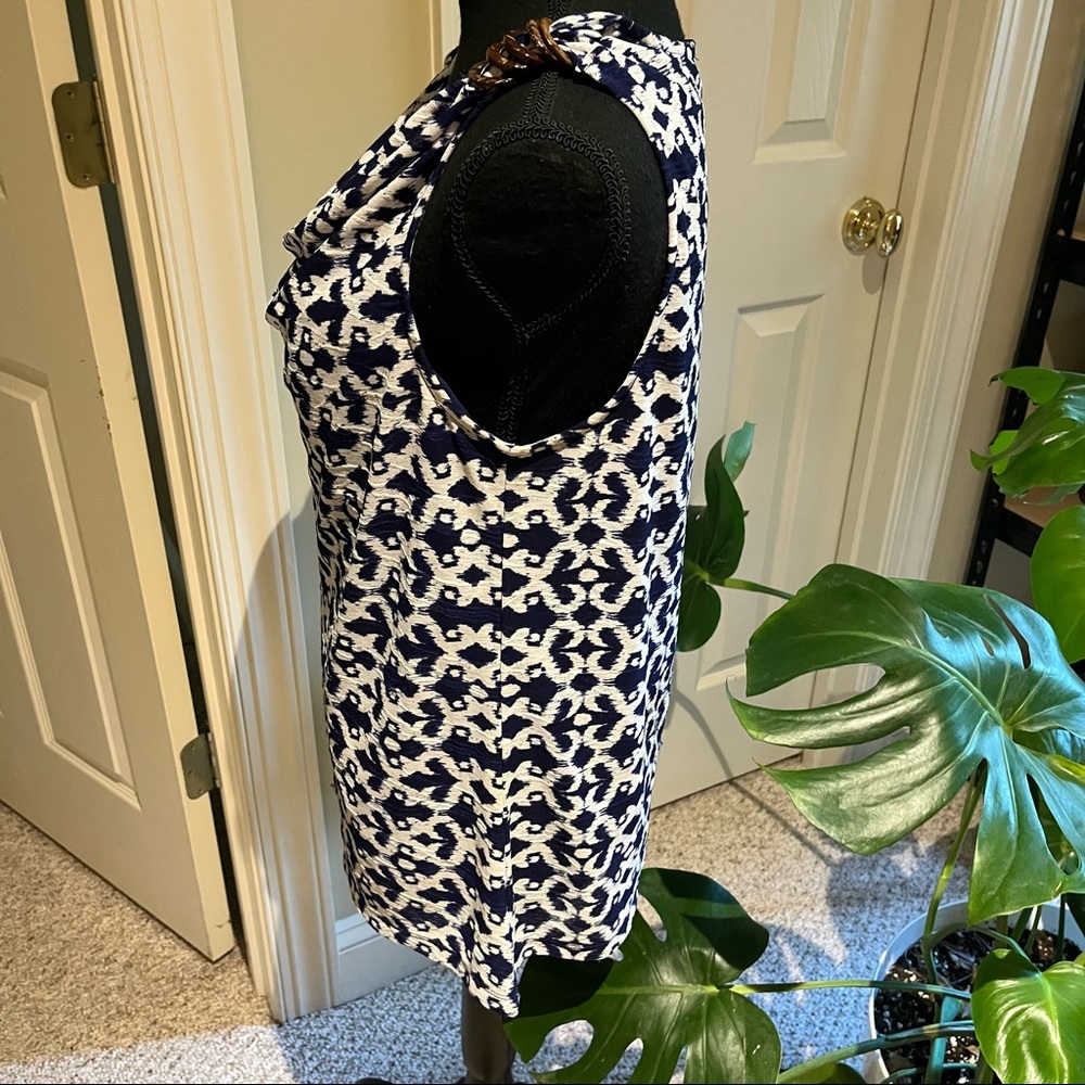 Patterned Blouse - Picture 4 of 7